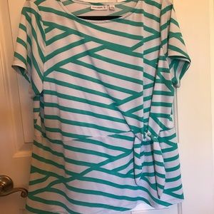 25% off 3+ Items  Short sleeve top